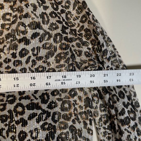 Velvet By Graham & Spencer Peyton Leopard Blouse TUNIC Womens Sz XS metallic - Picture 8 of 14